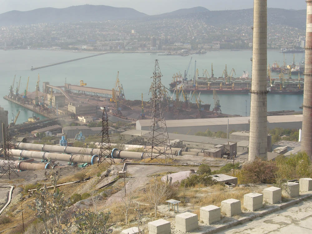 Завод и порт